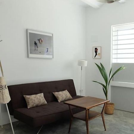 Design Apartment Near City Center, Cool Popular Neighborhood Sevilla Bagian luar foto